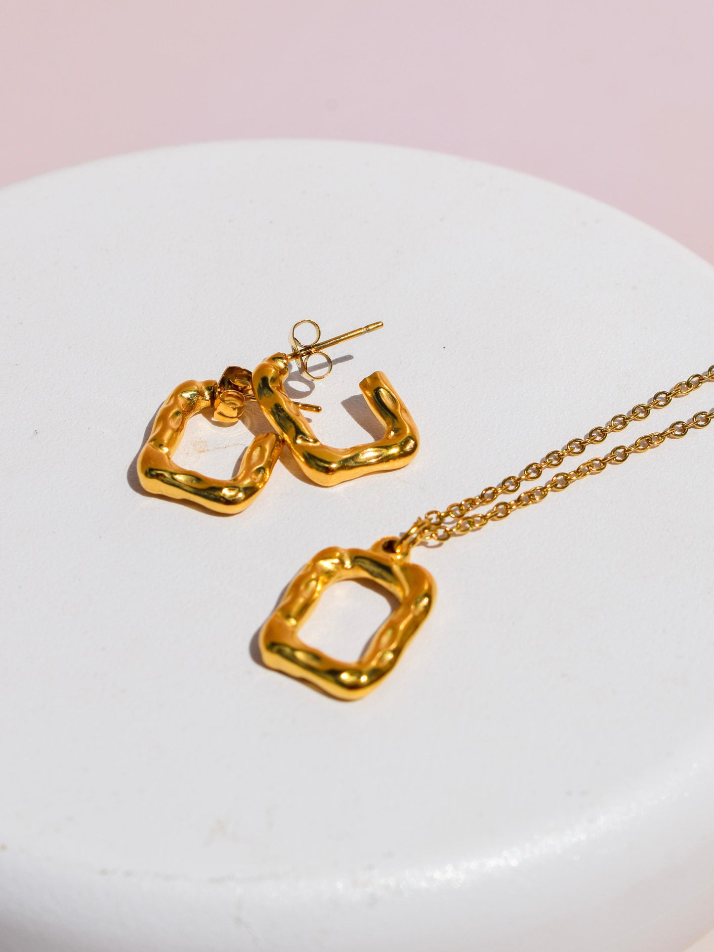 Rectangular set