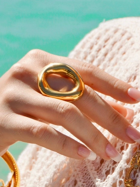 Oval ring