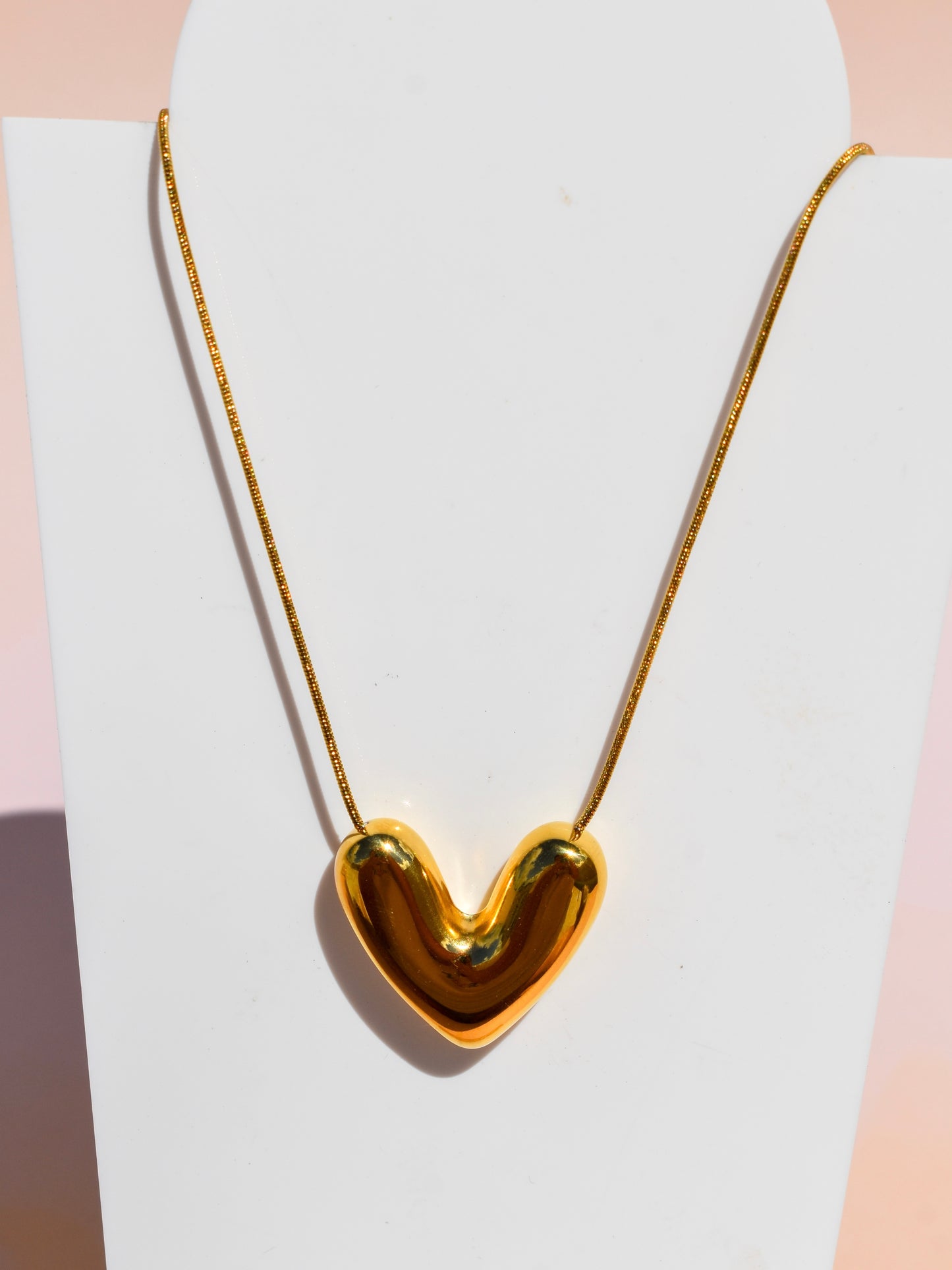 Heart pendant necklace