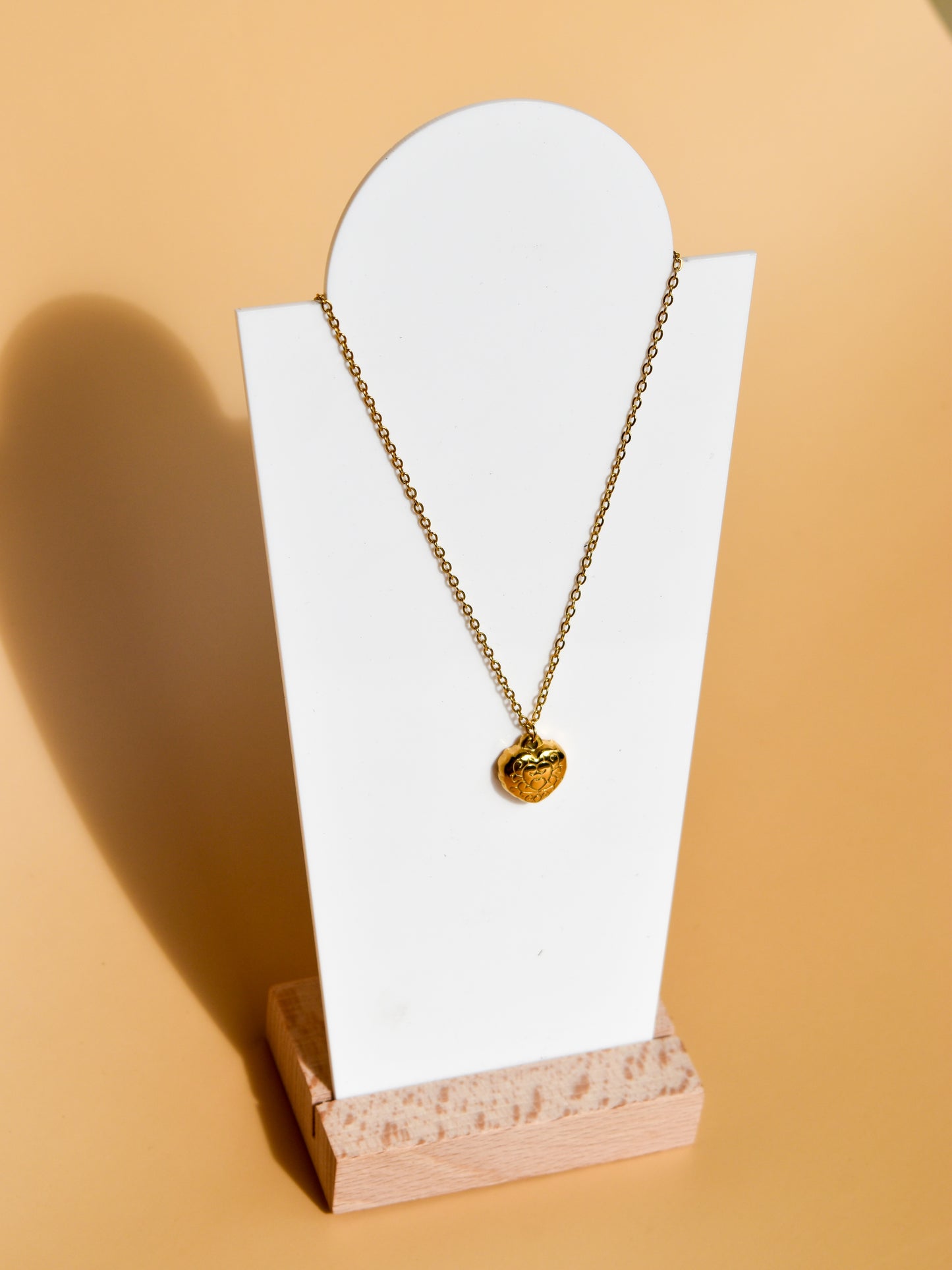 Heart pearl necklace