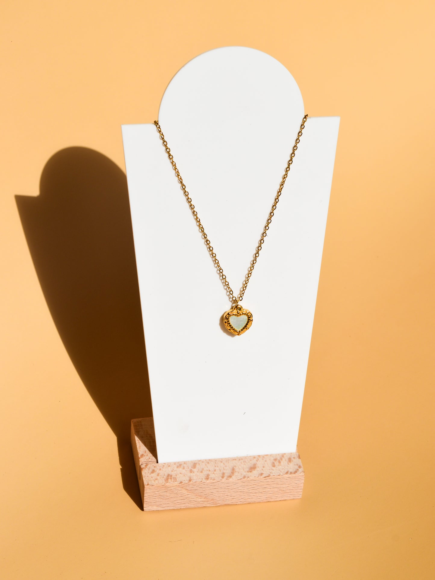 Heart pearl necklace